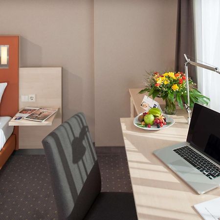 Essential By Dorint Berlin-Adlershof Hotel Bagian luar foto