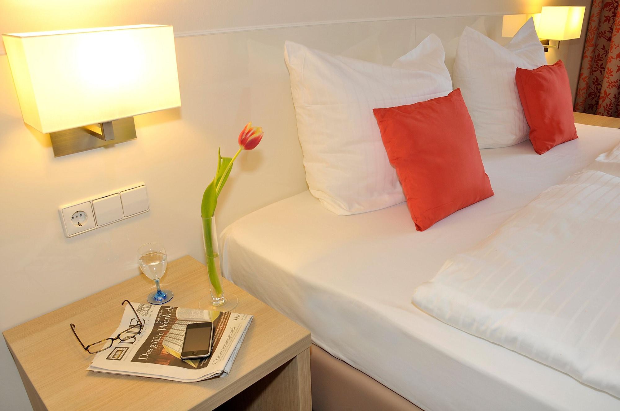Essential By Dorint Berlin-Adlershof Hotel Bagian luar foto