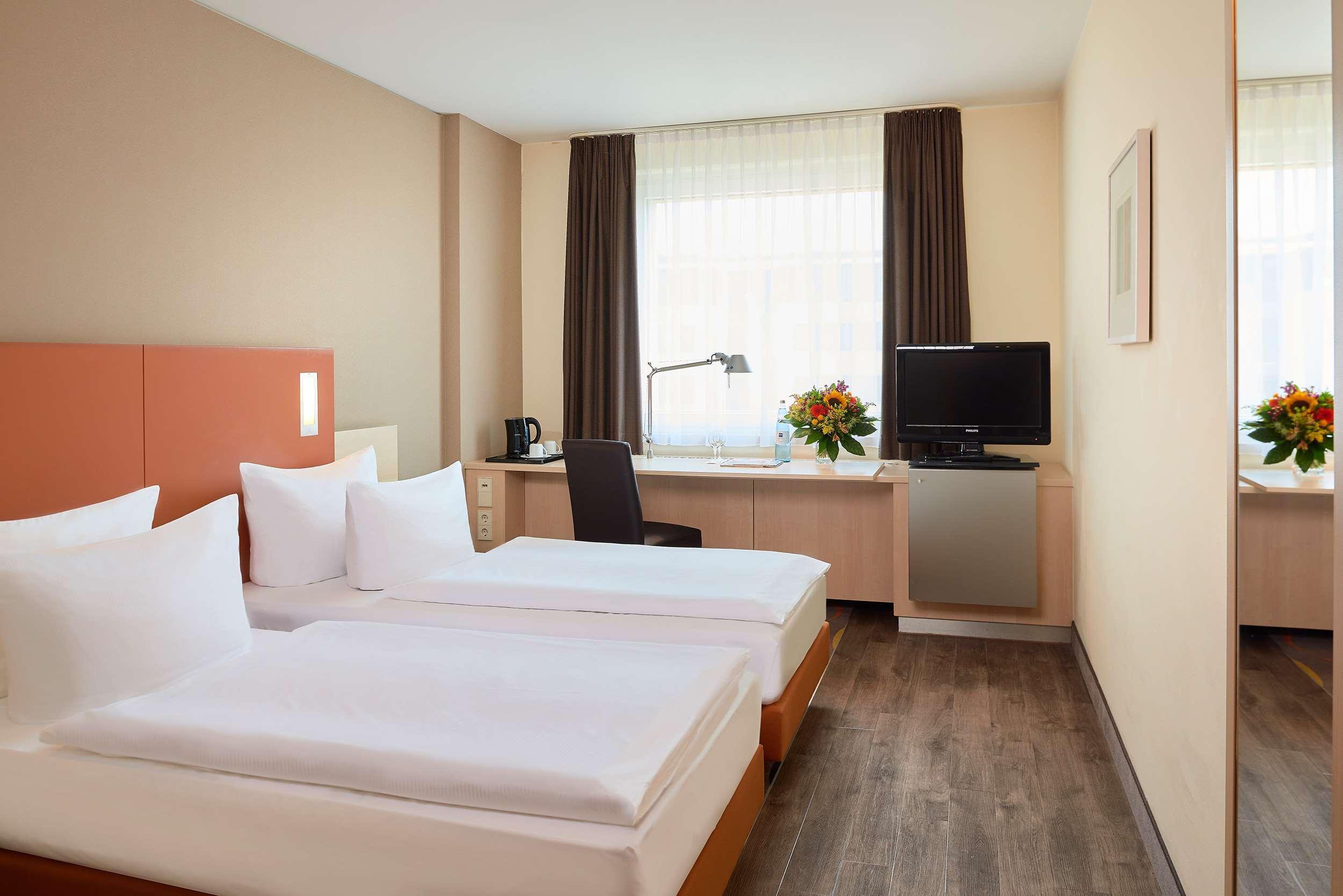 Essential By Dorint Berlin-Adlershof Hotel Bagian luar foto