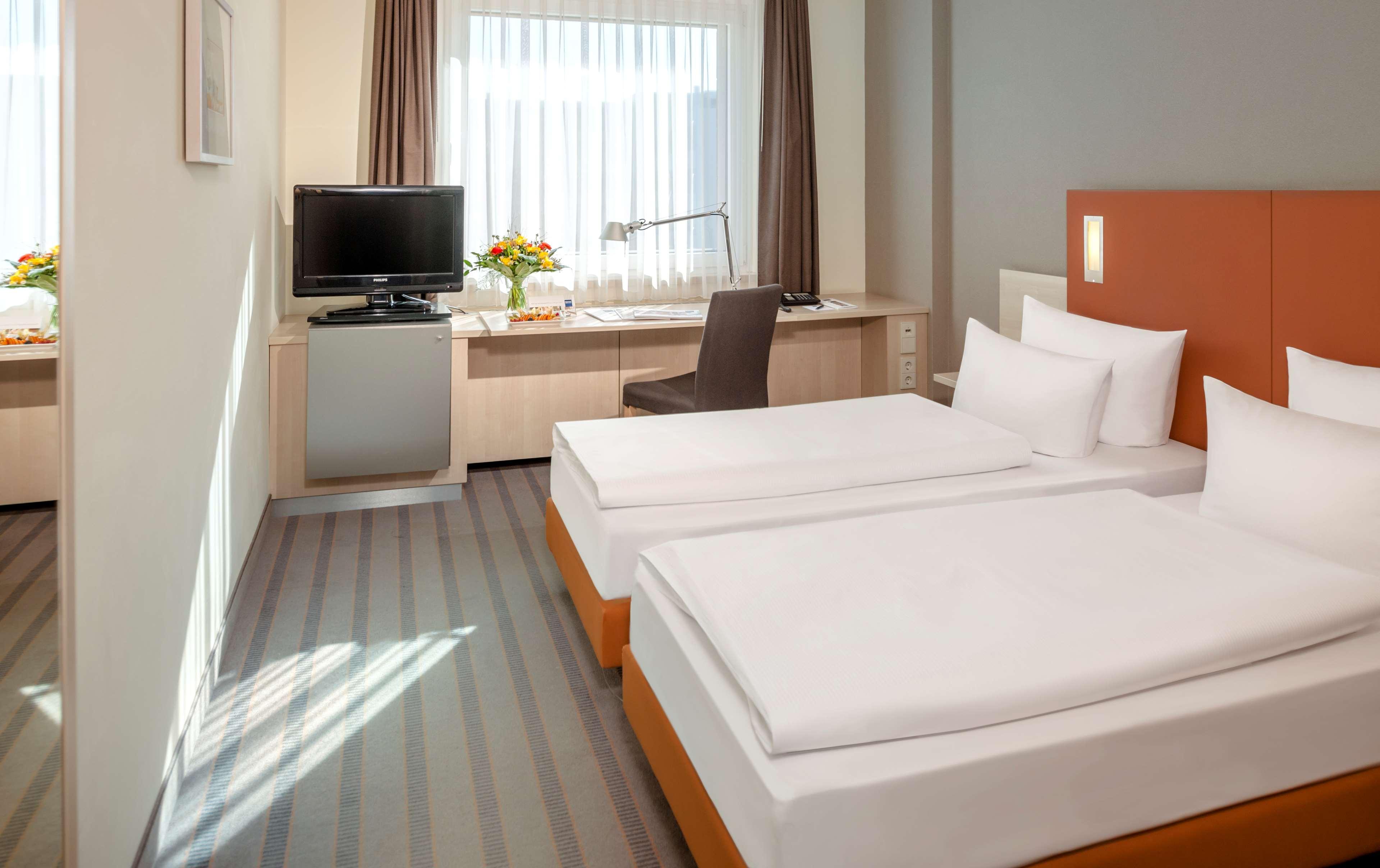 Essential By Dorint Berlin-Adlershof Hotel Bagian luar foto