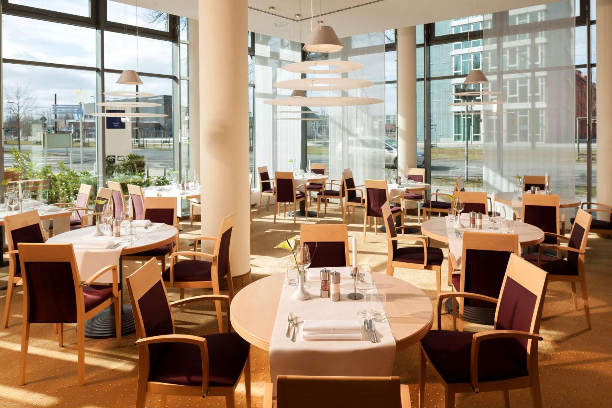 Essential By Dorint Berlin-Adlershof Hotel Bagian luar foto