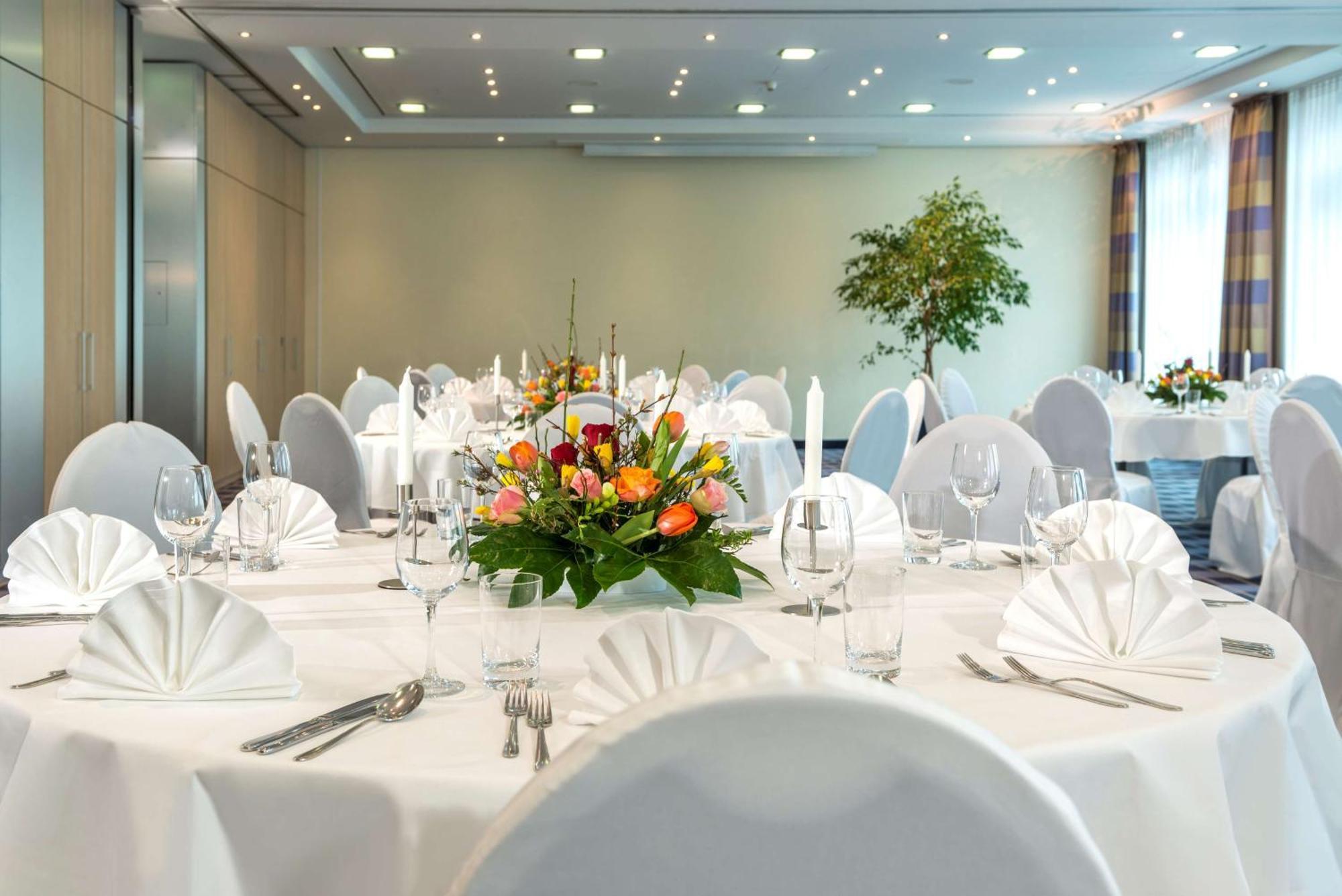 Essential By Dorint Berlin-Adlershof Hotel Bagian luar foto