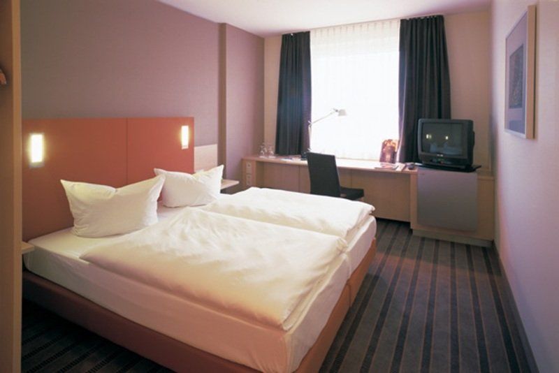 Essential By Dorint Berlin-Adlershof Hotel Bagian luar foto