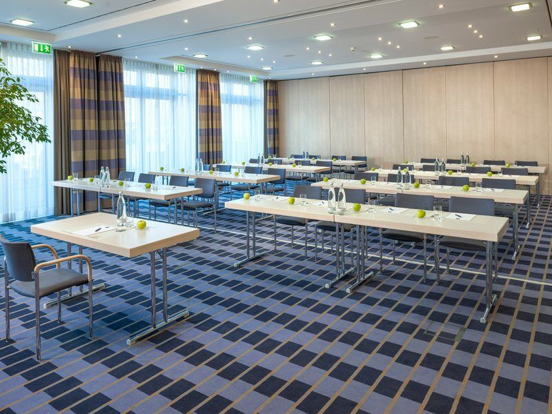 Essential By Dorint Berlin-Adlershof Hotel Bagian luar foto